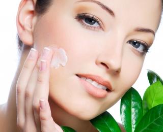 Դեմքի և ձեռքերի մաշկի խնամքը աշնան ամիսներին. Ինչ է պետք անել