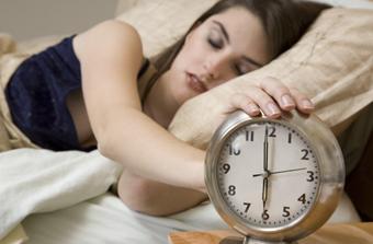 Ինչպե՞ս արթնանալ ճիշտ ժամանակին. խորհուրդներ քնկոտներին